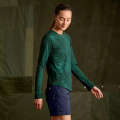 Orvis Performance Shirts | Women's Sun Defense Long-Sleeve Pullover Cyan Storm - Women/Fly Fishing