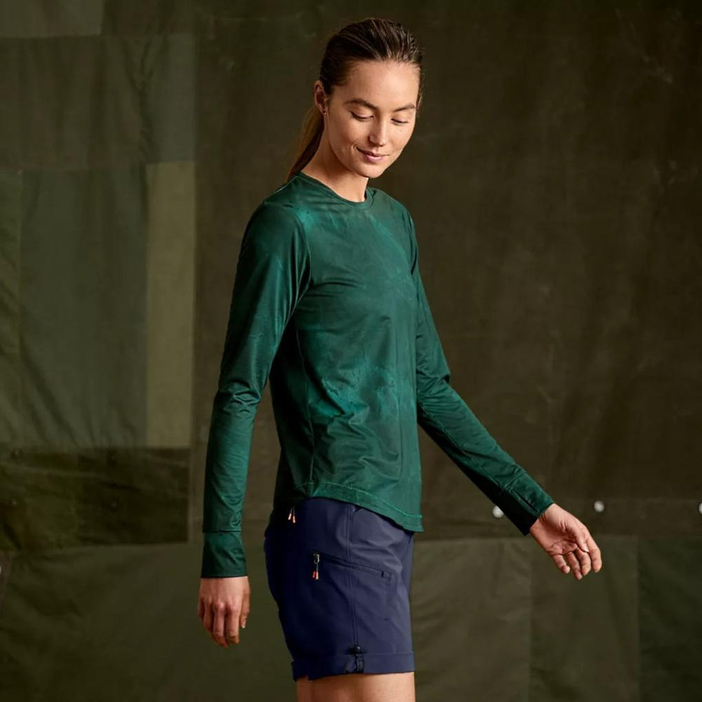 Orvis Performance Shirts | Women's Sun Defense Long-Sleeve Pullover Cyan Storm - Women/Fly Fishing